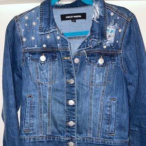 Very Cute Pearl and Bead Distressed Jean Jacket🪡